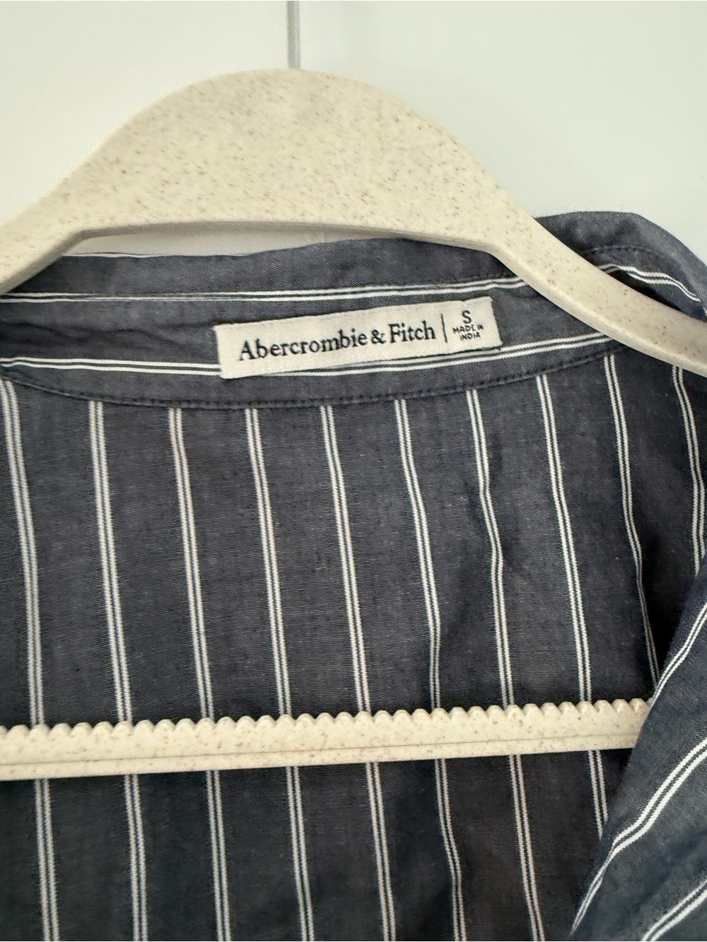 Abercrombie blouse - Picture 2 of 3